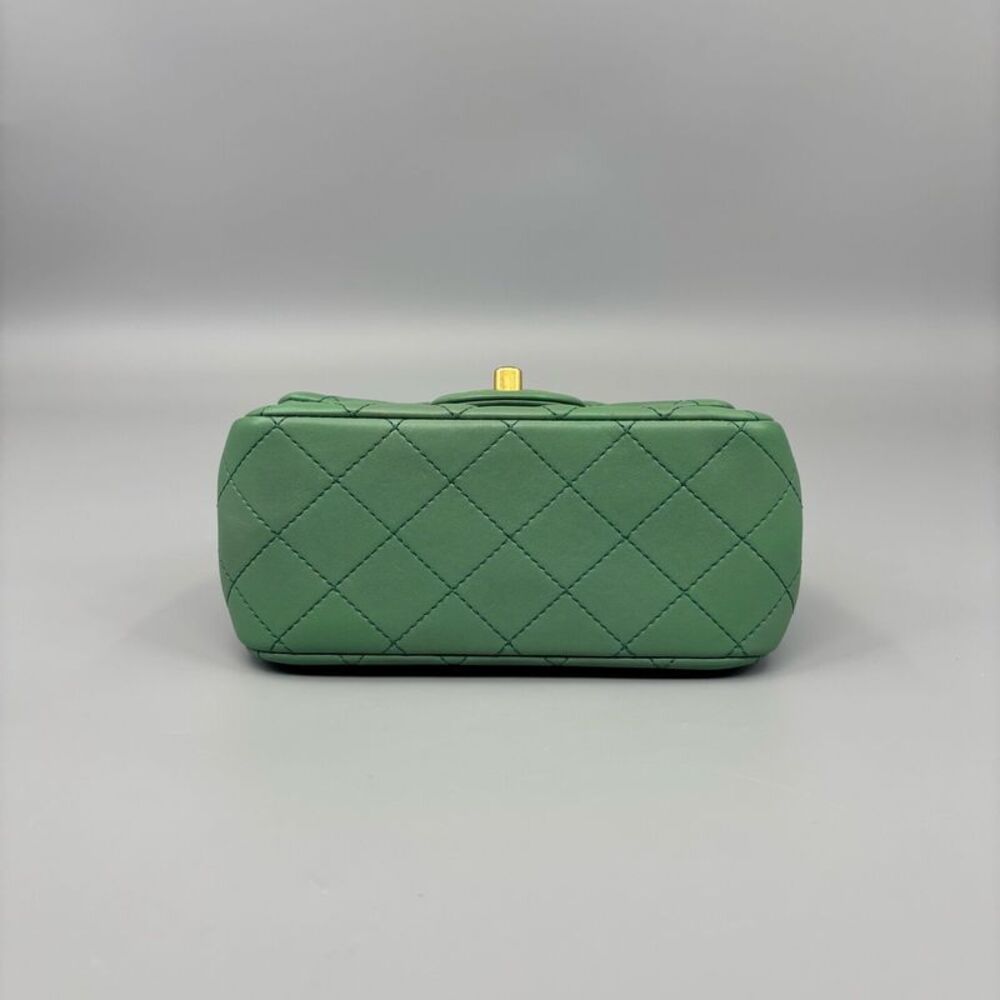 Chanel Women Pre-Loved Bag Very Good Condition - Picture 3 of 9